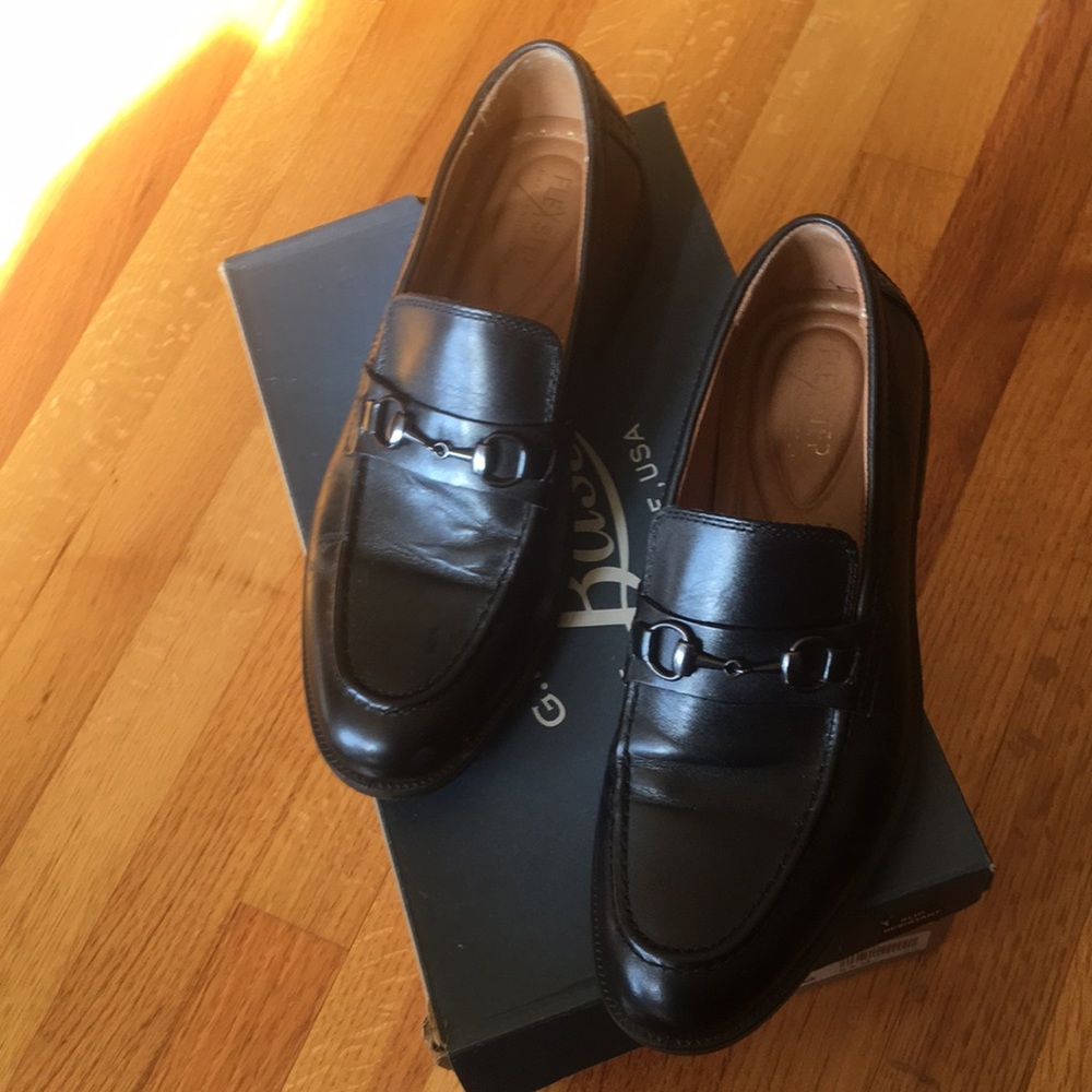 Beautiful men loafer dress shoe only wear it once G.H. Bass&co size 8.5 men